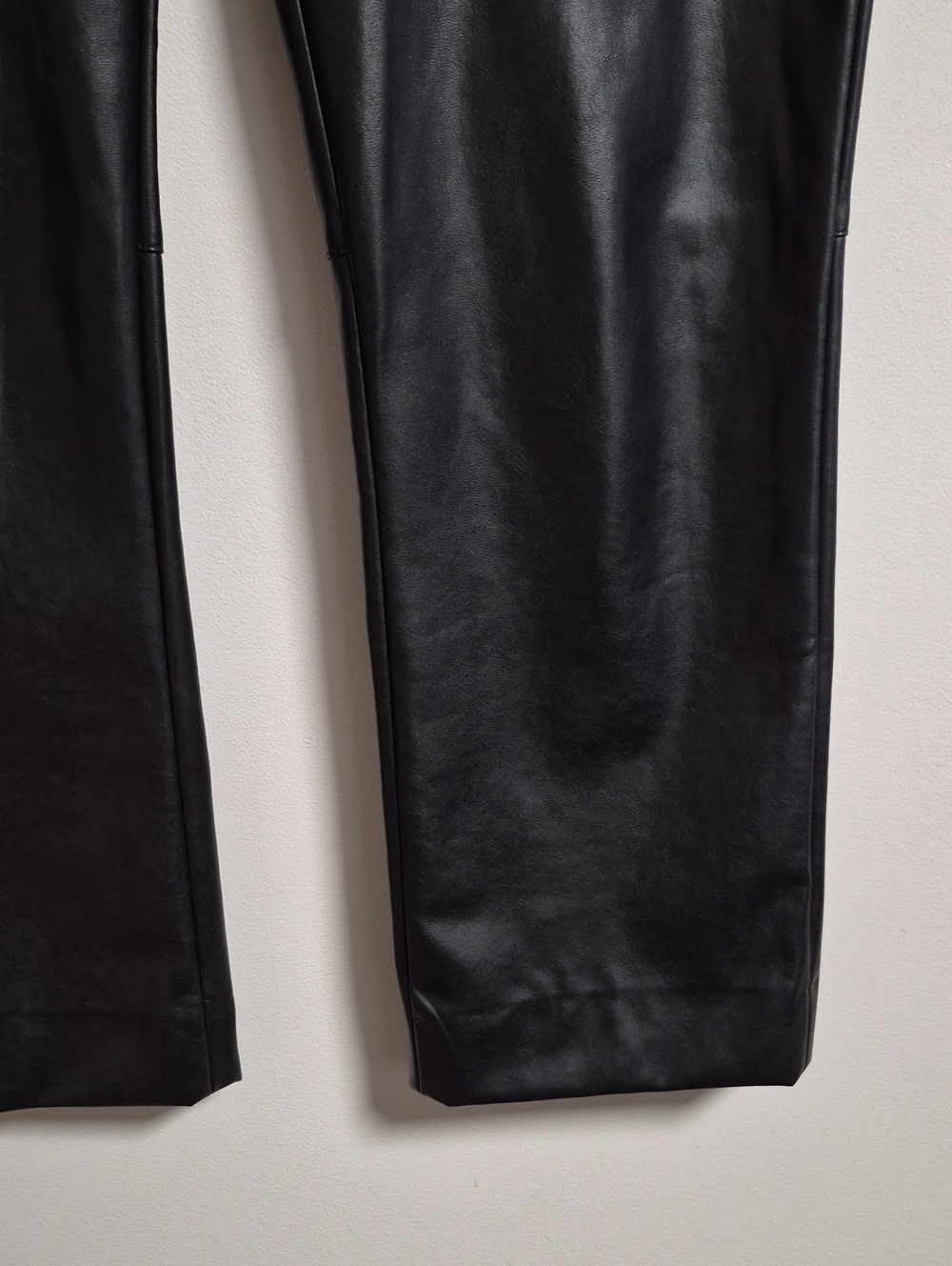 Seductive pants - Picture 8 of 10